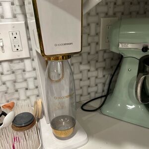 SodaStream ART GOLD sparkling water maker
